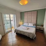 Vagueira Hostel *