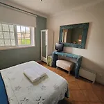 Vandrarhem Vagueira *
