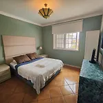 Vandrarhem Vagueira *