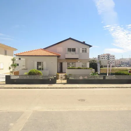 Aveiro Beach Hotel Hostel