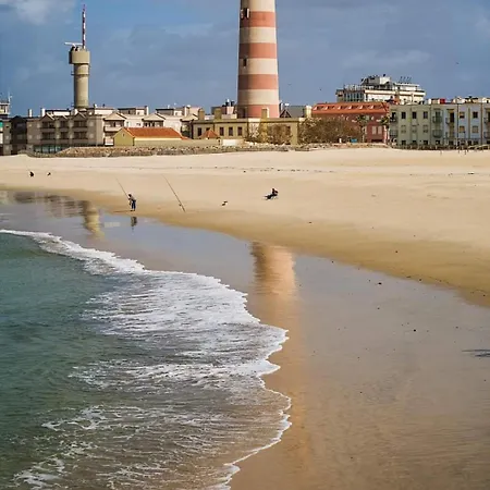 Hostel Aveiro Beach Hotel *