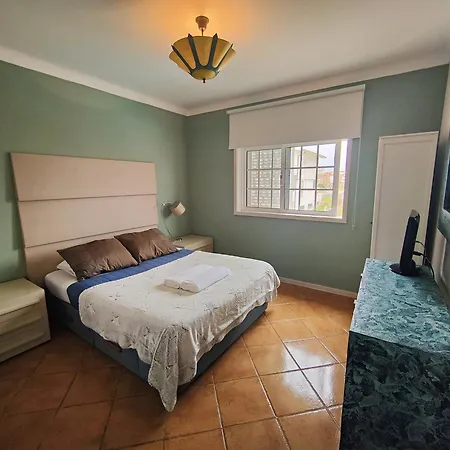 Hostel Vagueira & *
